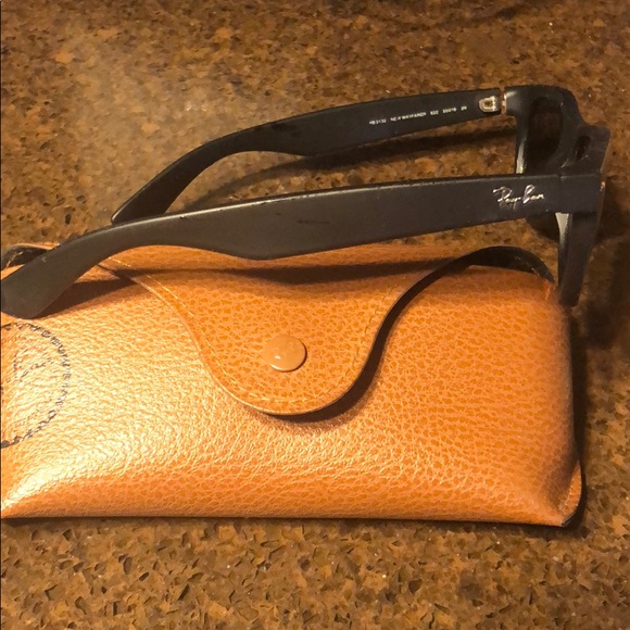 Ray-Ban sunglasses - Picture 2 of 3